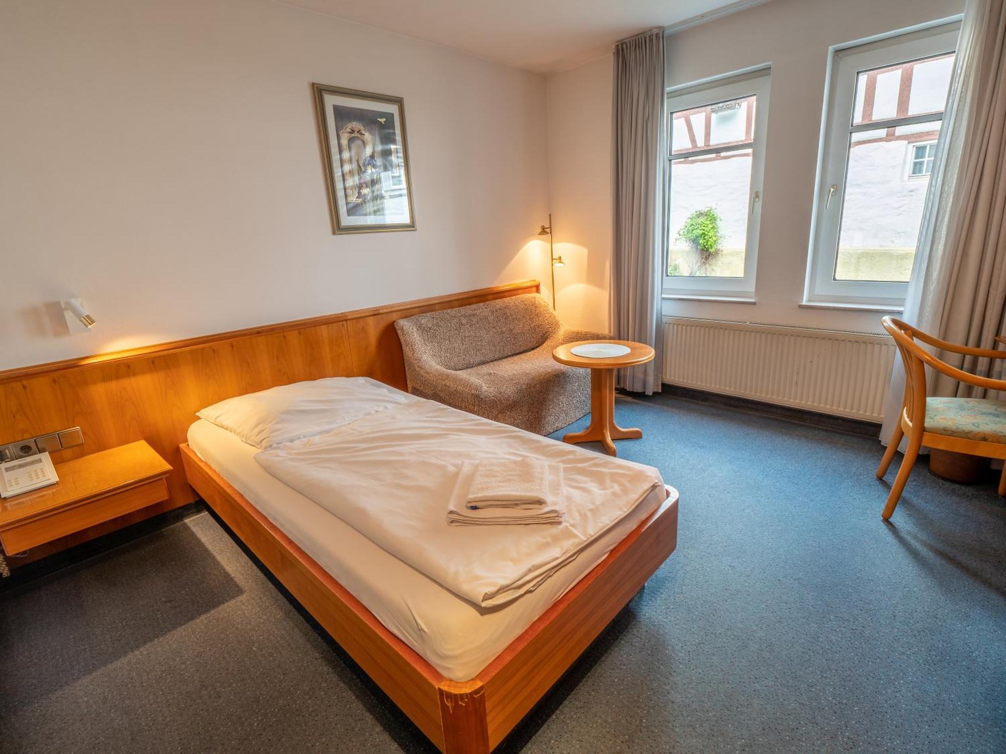 Hotel Pflum Mit Gaestehaus 尼尔廷根 外观 照片