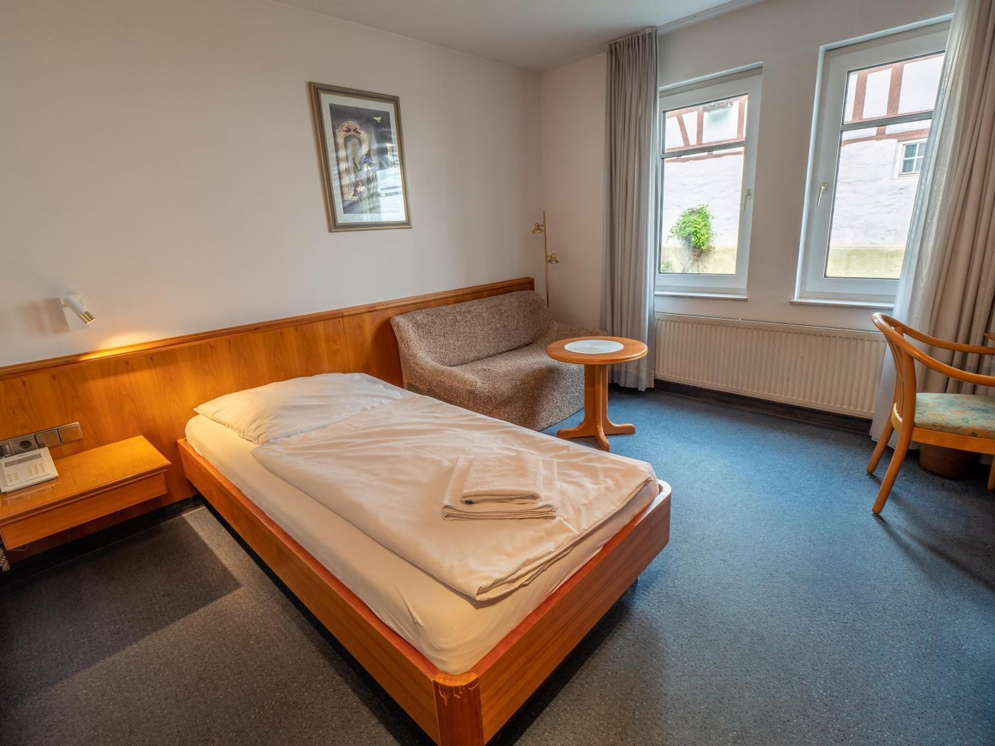 Hotel Pflum Mit Gaestehaus 尼尔廷根 外观 照片