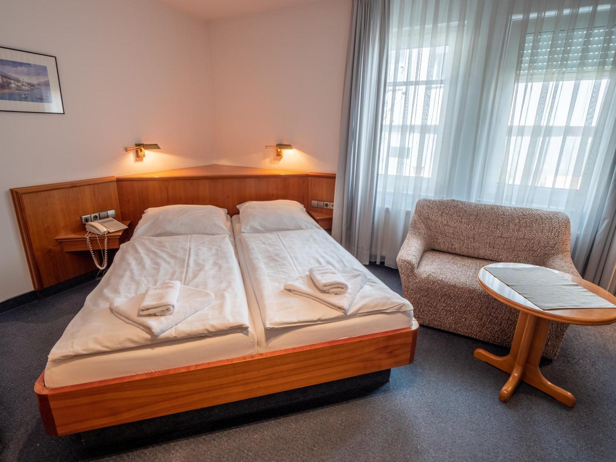 Hotel Pflum Mit Gaestehaus 尼尔廷根 客房 照片