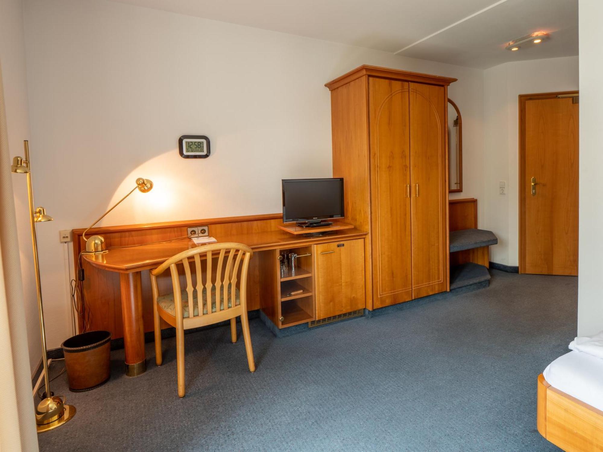 Hotel Pflum Mit Gaestehaus 尼尔廷根 外观 照片